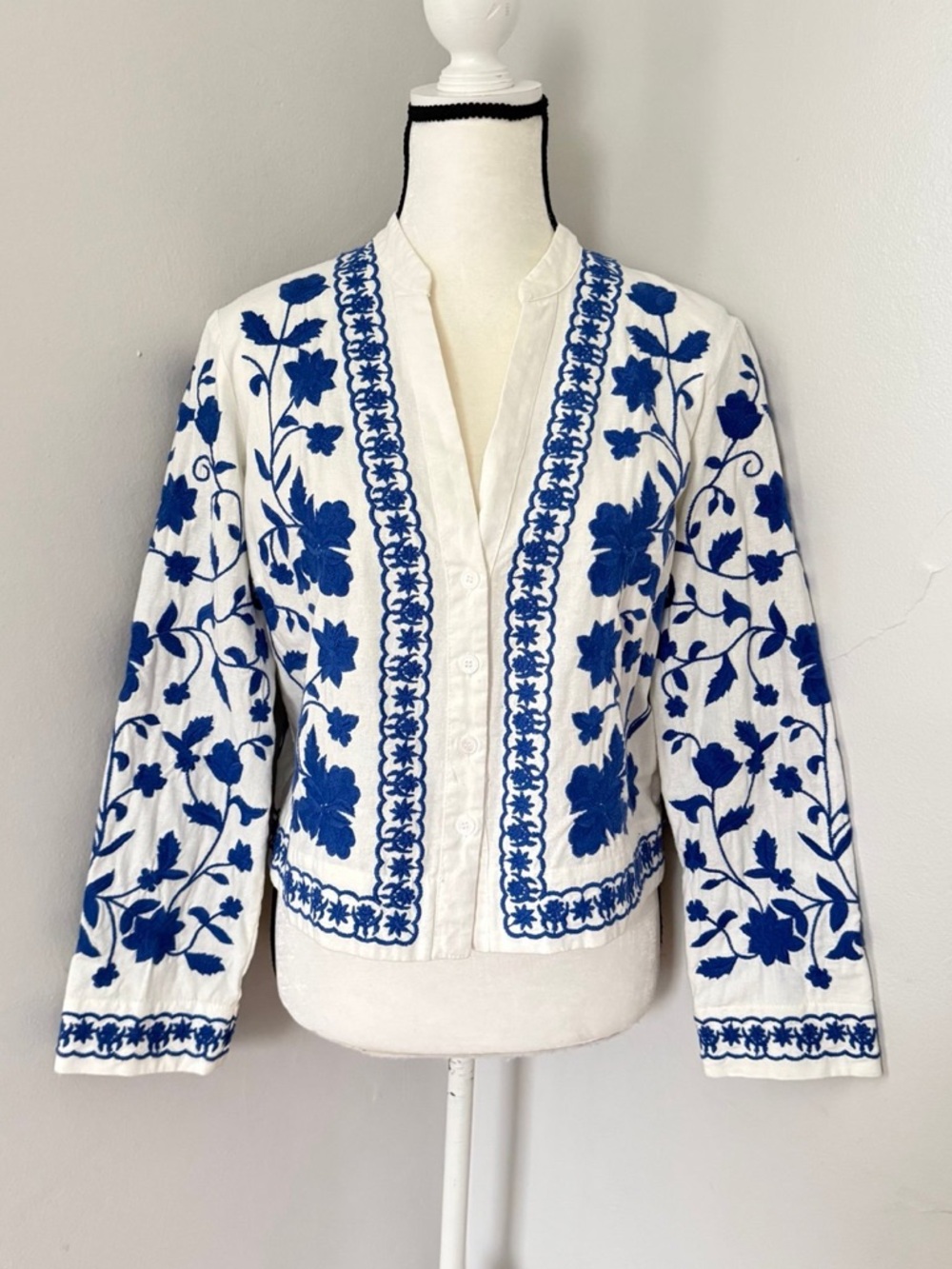 Zara White Blue Embroidered Floral Jacket Overshirt Blogger Fave Small